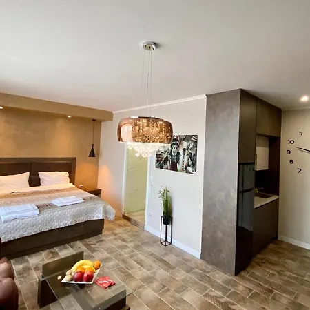 Luxury Ivon Aparthotel 4*