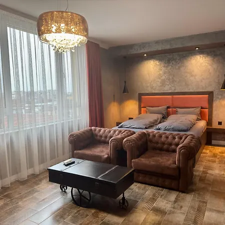 Luxury Ivon 公寓式酒店