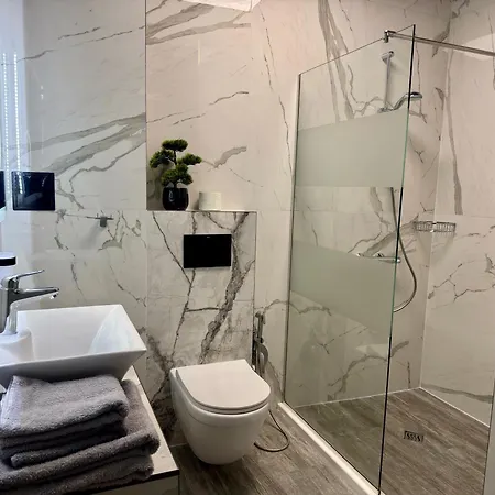 公寓式酒店 Luxury Ivon 4*