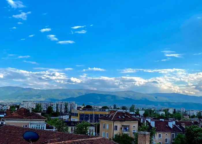 Luxury Ivon 公寓式酒店