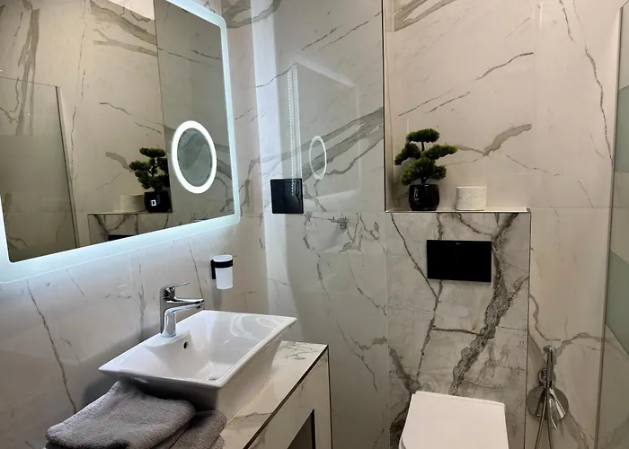 Luxury Ivon 公寓式酒店