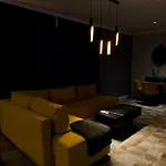 Luxury Ivon شقة فندقية 4*