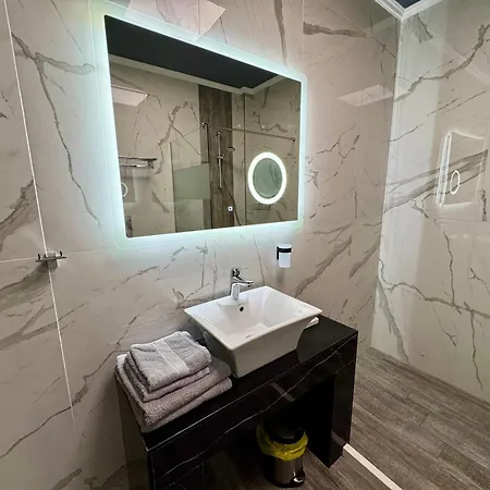 Luxury Ivon Апартхотел 4*
