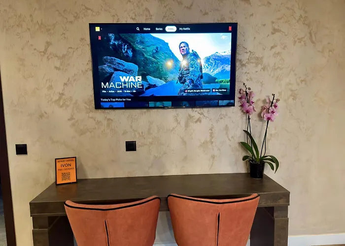 Luxury Ivon Apartahotel 4*