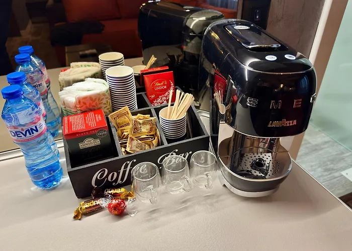 Luxury Ivon アパートホテル 4*