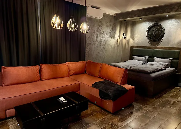 Luxury Ivon Apartahotel 4*