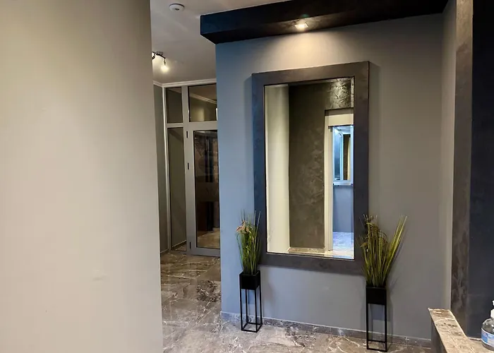 Luxury Ivon Apartahotel