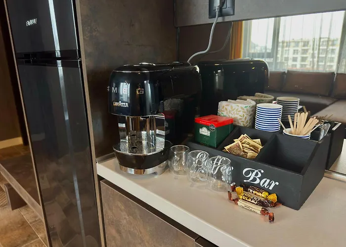 Luxury Ivon Apartahotel 4*