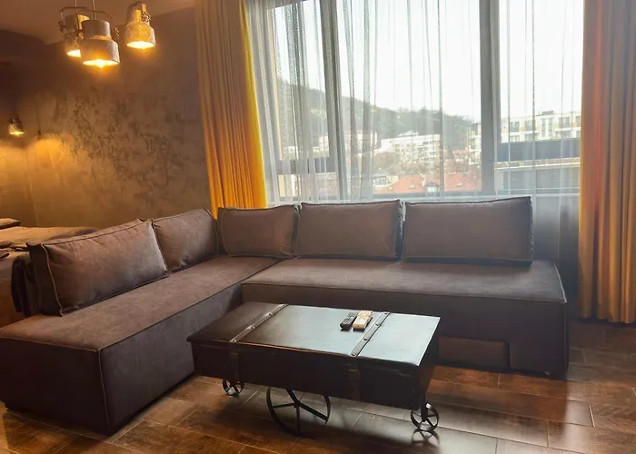 Luxury Ivon Apartahotel