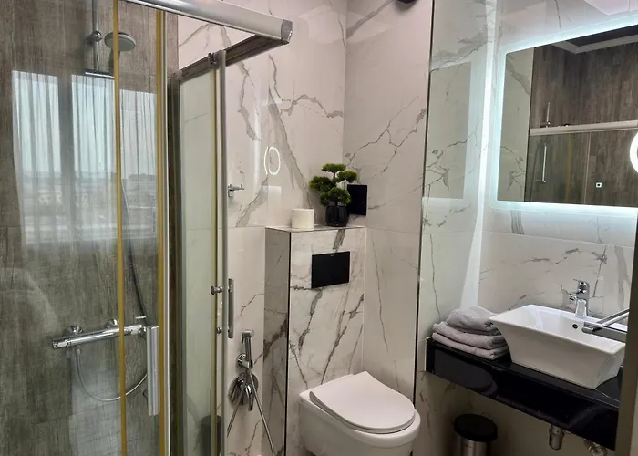 Luxury Ivon Apartahotel